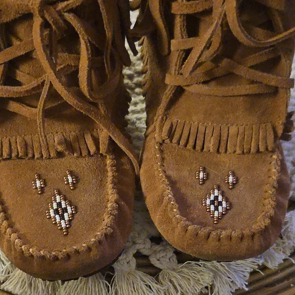 Women's Brown Suede Fringe Lace-Up Moccasins - Picture 4 of 4